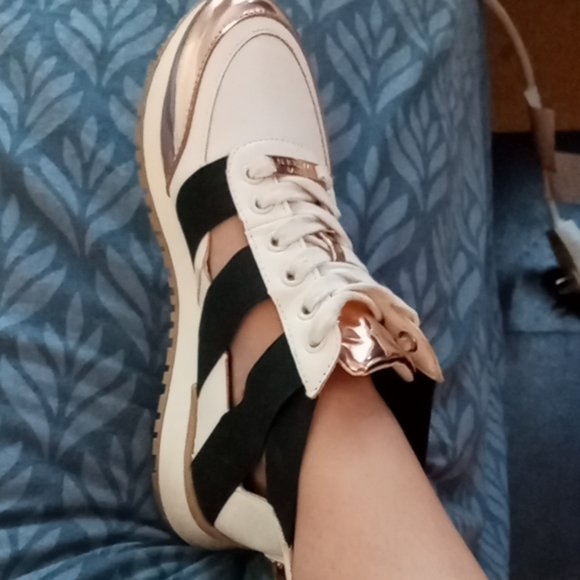 Steve Madden rose gold sneaker sandals - Picture 7 of 8